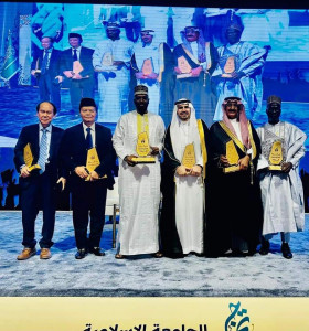جائزة الخريجين الرواد
